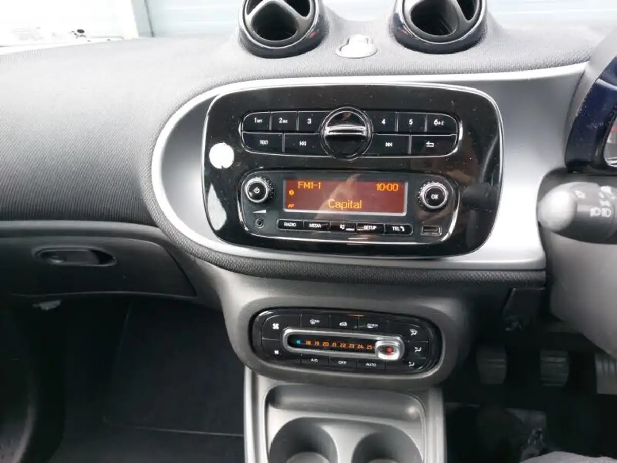 2016-smart-forfour-10-passion-70bhp-ss-big-9