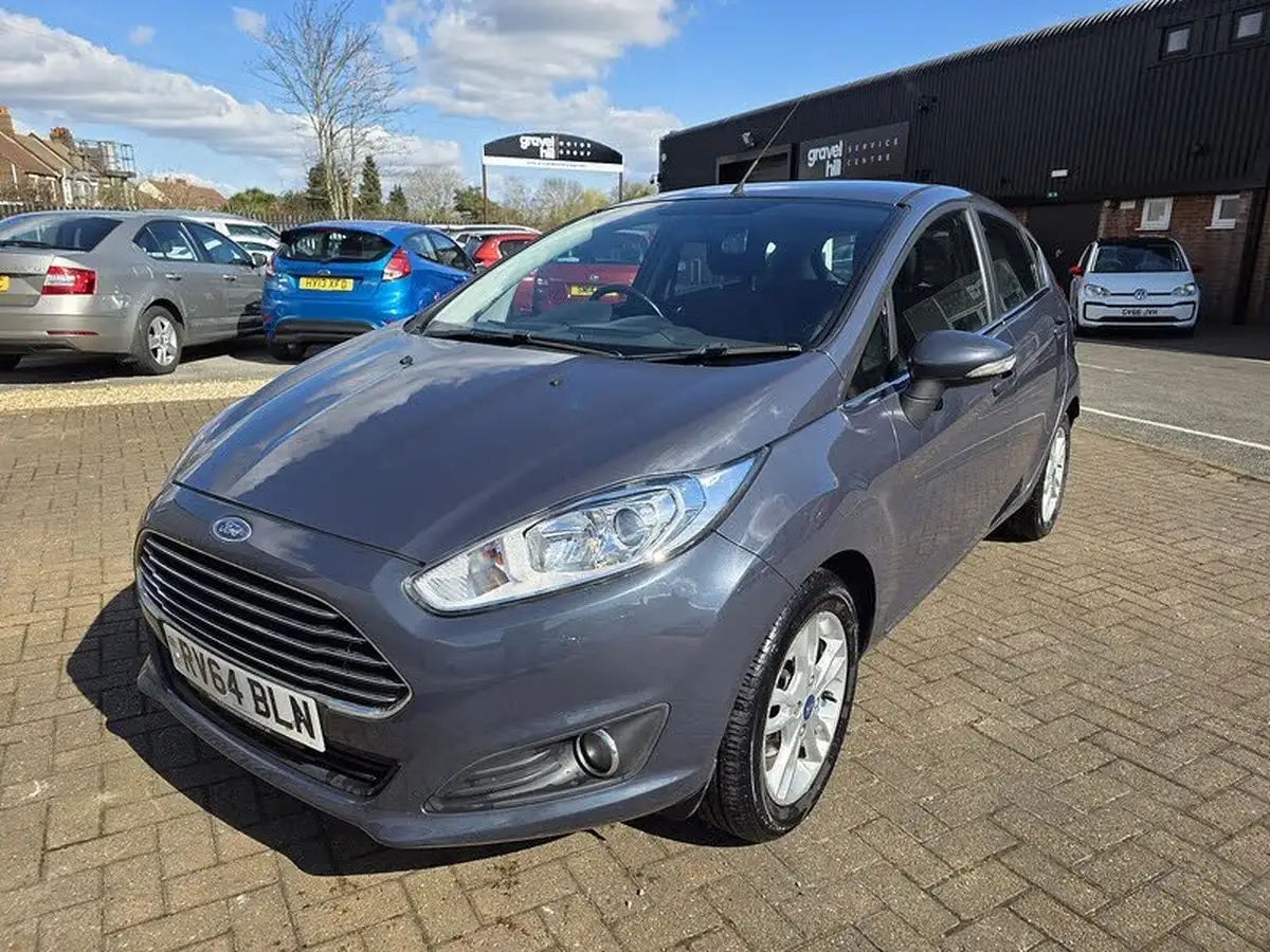 2014-ford-fiesta-10-zetec-100ps-ecoboost-ss-5d-big-2