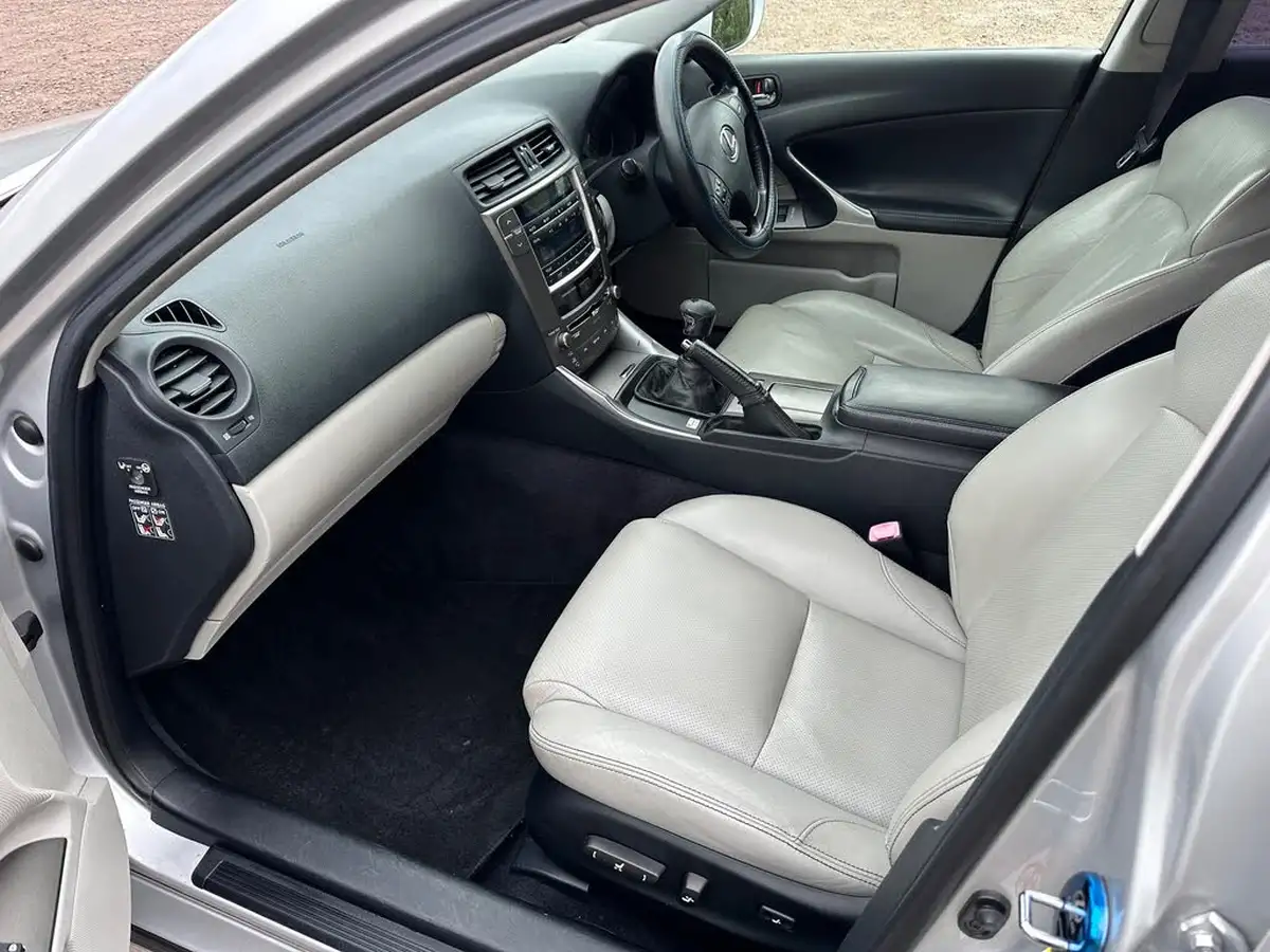 2009-lexus-is-220d-22td-se-i-big-12