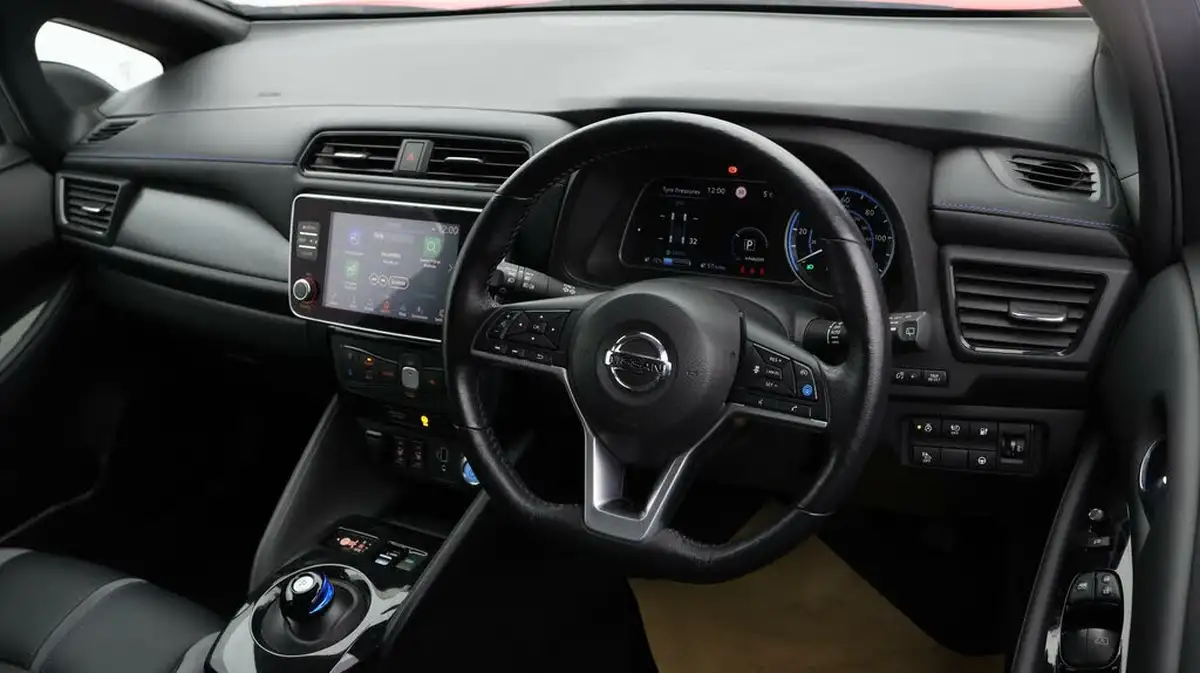 2020-nissan-leaf-e-e-tekna-big-8
