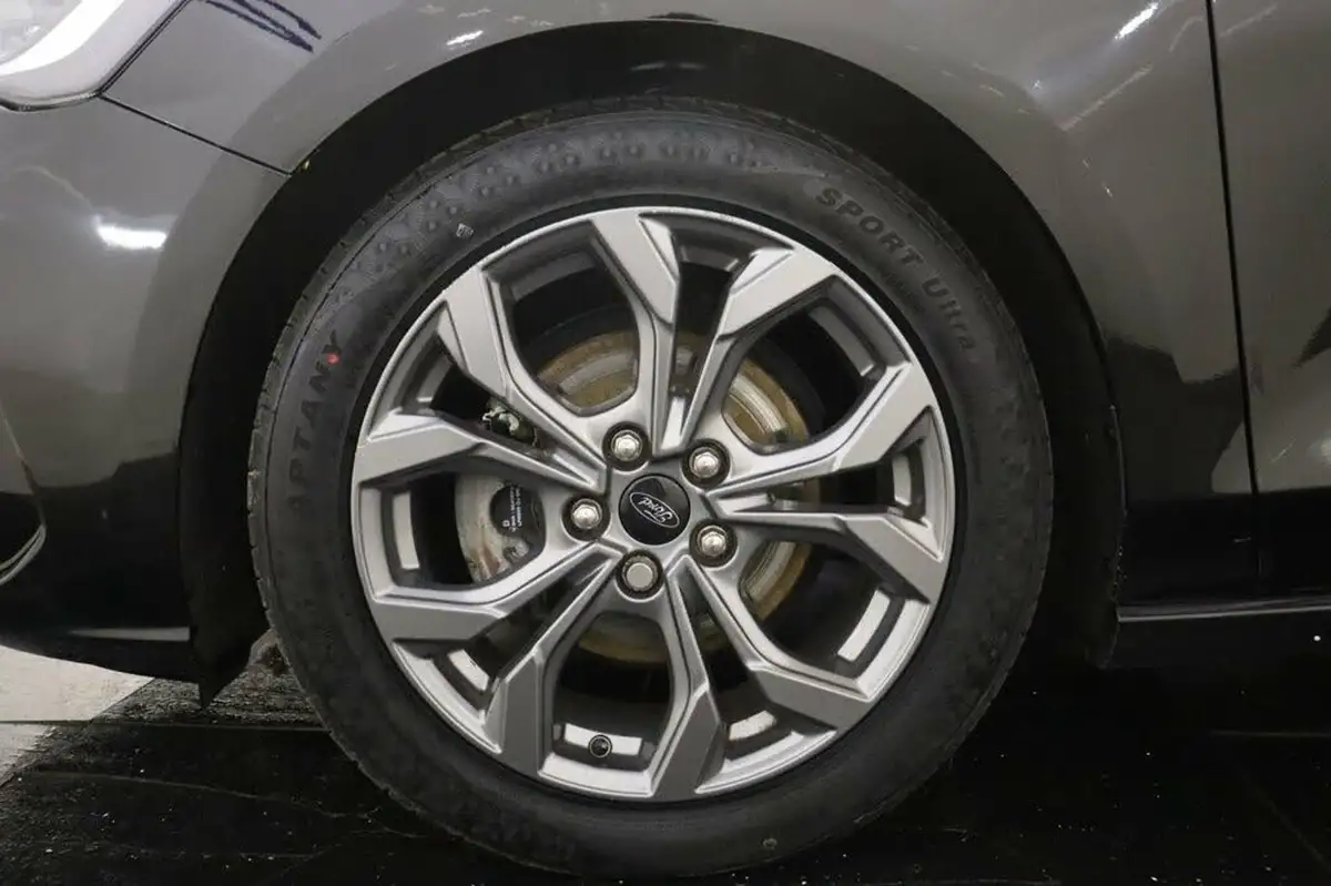 2022-ford-focus-10t-st-line-125ps-hatchback-big-33