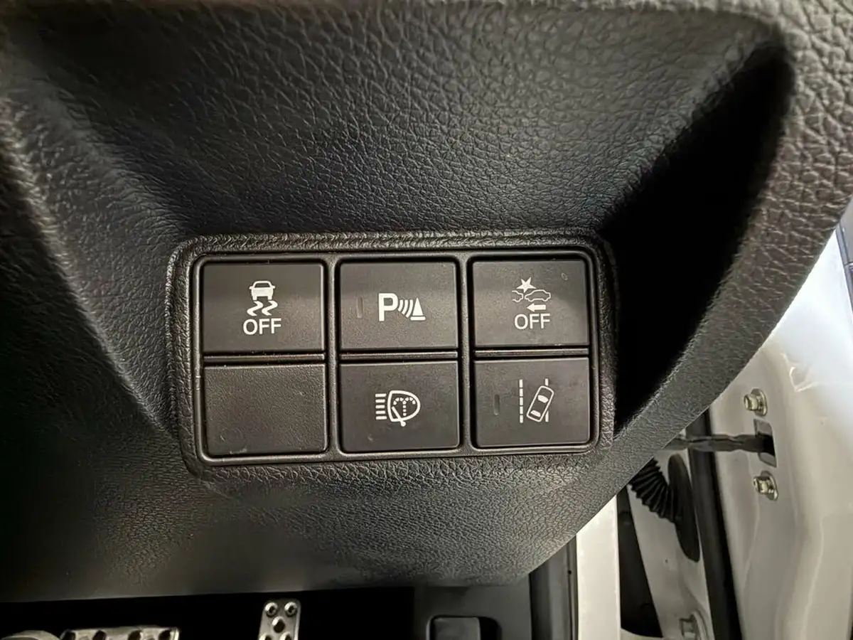 2021-honda-civic-15-vtec-turbo-sport-ss-cvt-big-15