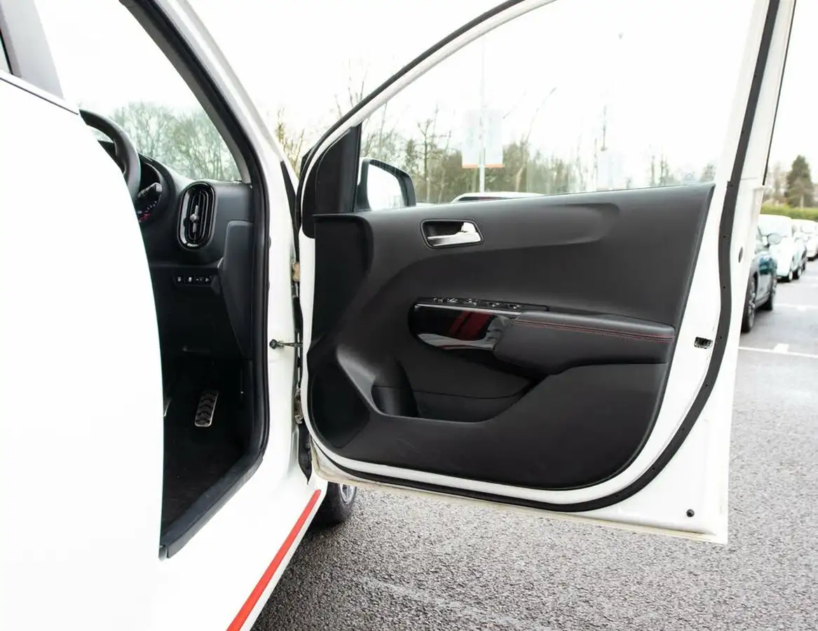 2017-kia-picanto-125-gt-line-s-big-16