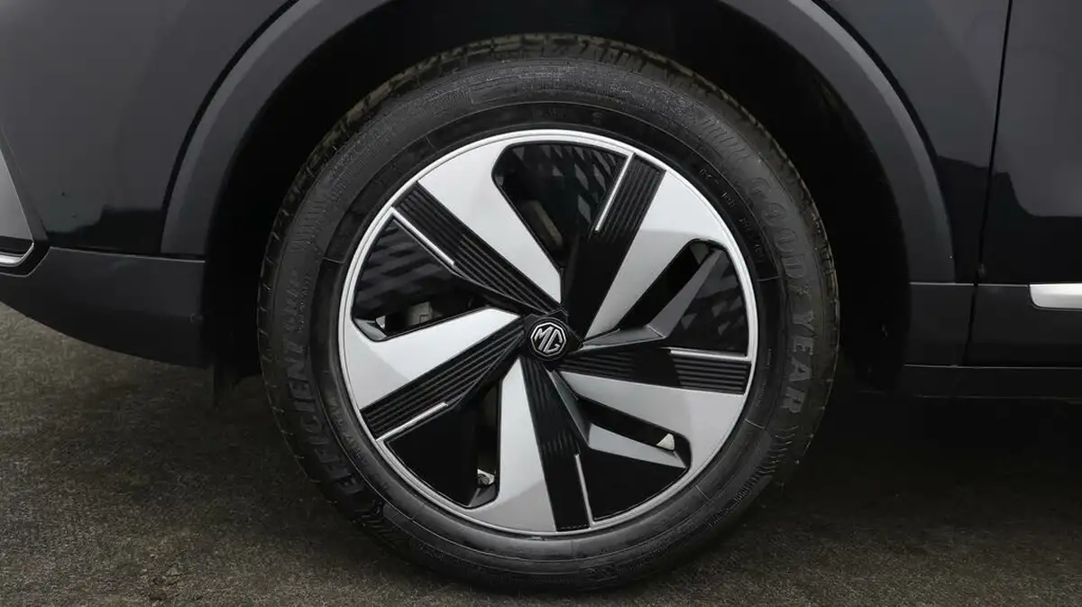 2022-mg-zs-suv-e-se-ev-156ps-long-range-big-17