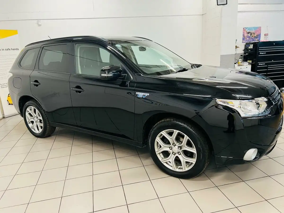 2015-mitsubishi-outlander-20-gx3h-phev-5st-big-1
