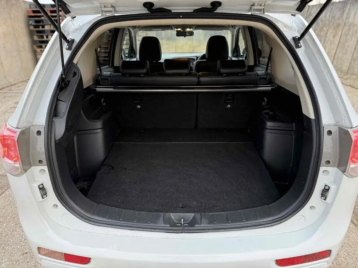 2014-mitsubishi-outlander-20-gx4h-big-17