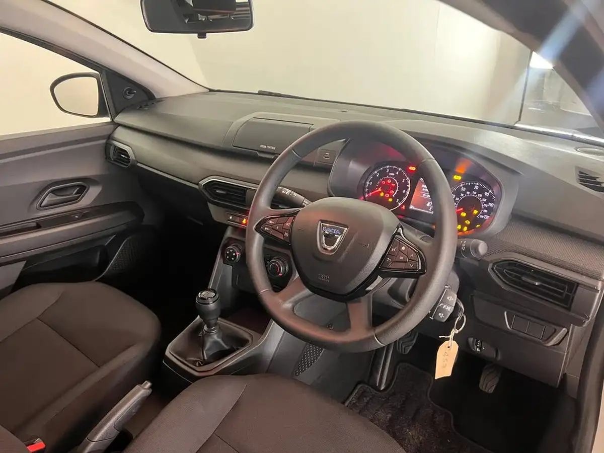 2021-dacia-sandero-10-tce-essential-90bhp-big-19