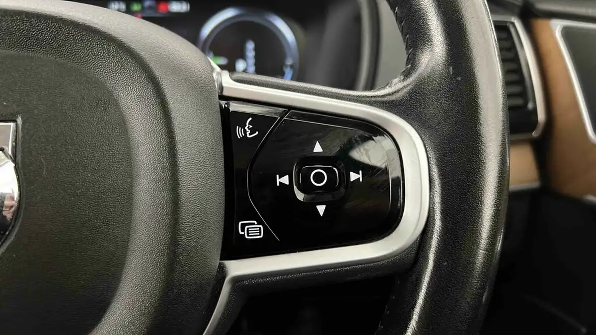 2018-volvo-xc90-20-t8-inscription-384bhp-awd-twin-engine-big-18