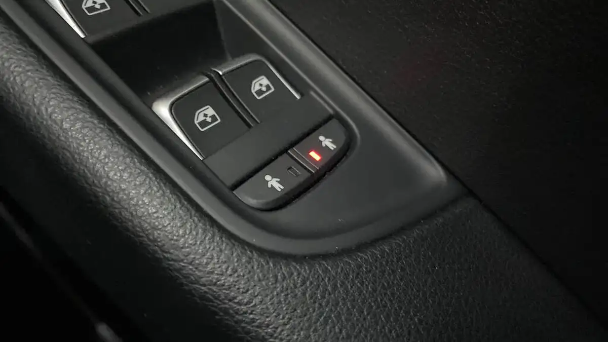 2018-audi-q2-20-tdi-s-line-big-26