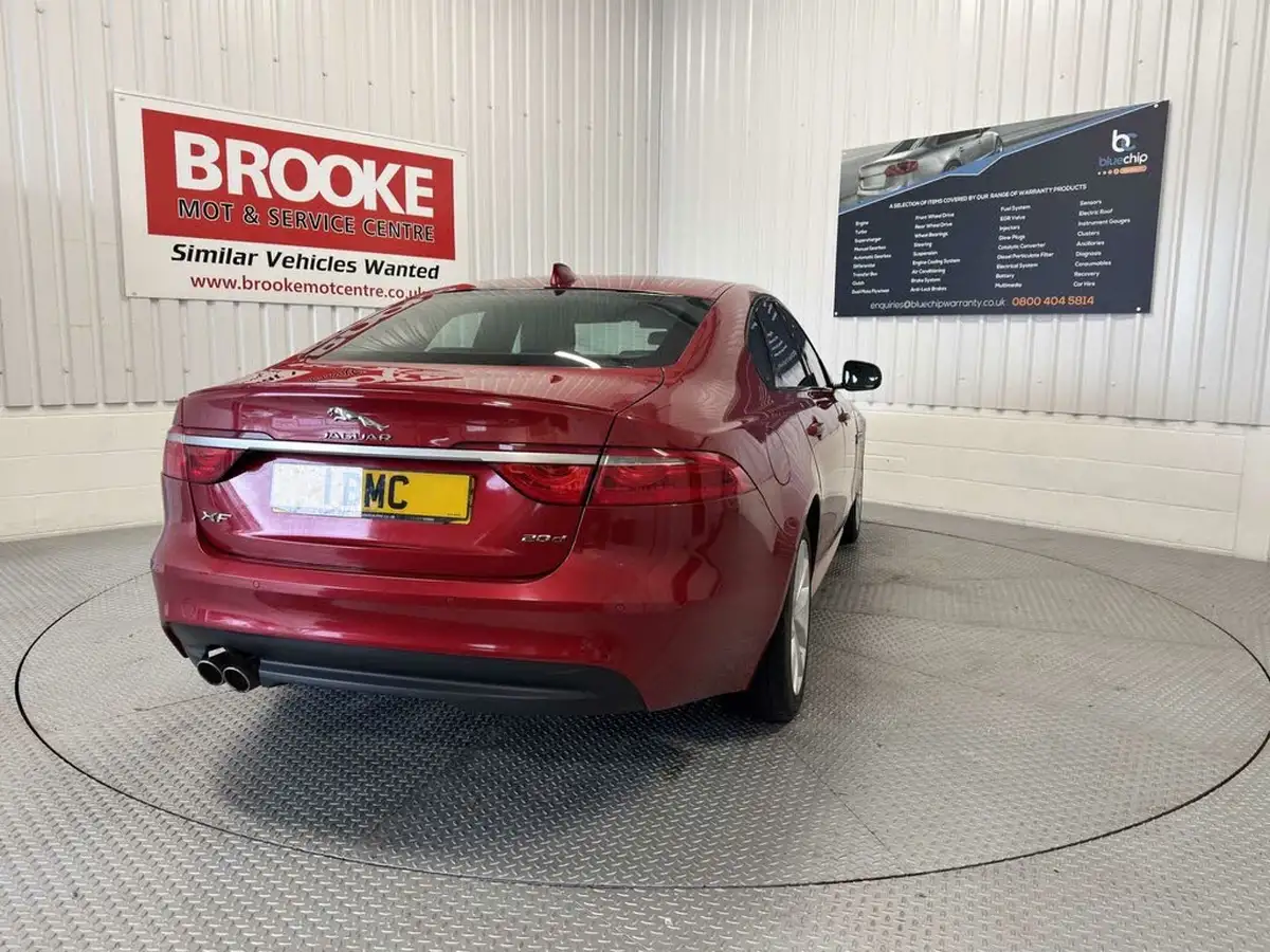 2017-jaguar-xf-20td-r-sport-180ps-saloon-4d-1999cc-auto-big-7