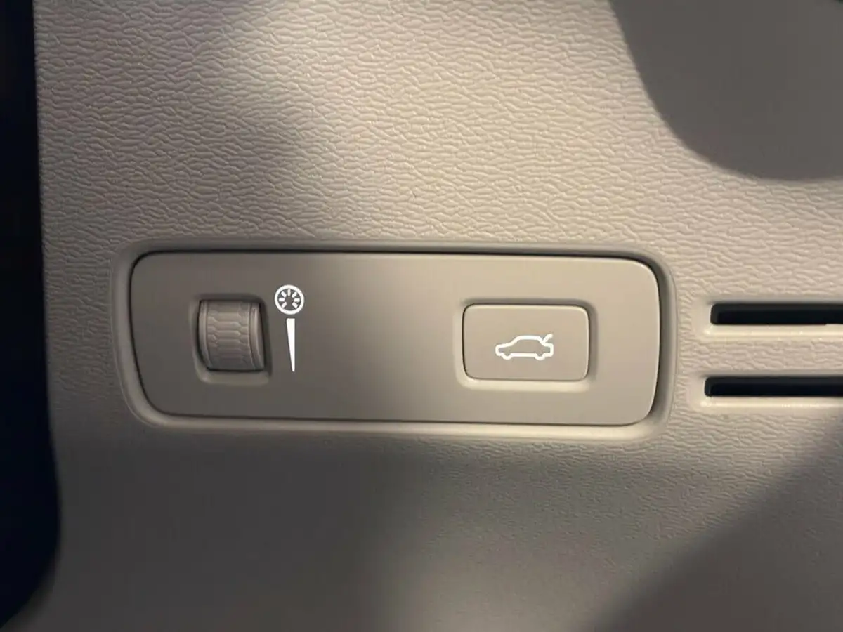 2020-volvo-xc40-20td-d3-inscription-pro-geartronic-big-30