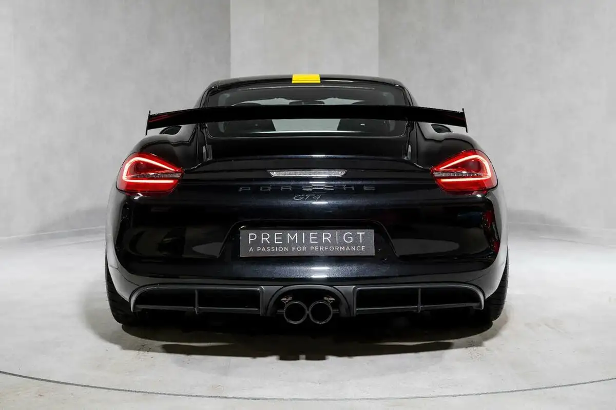 2016-porsche-cayman-38-gt4-big-4