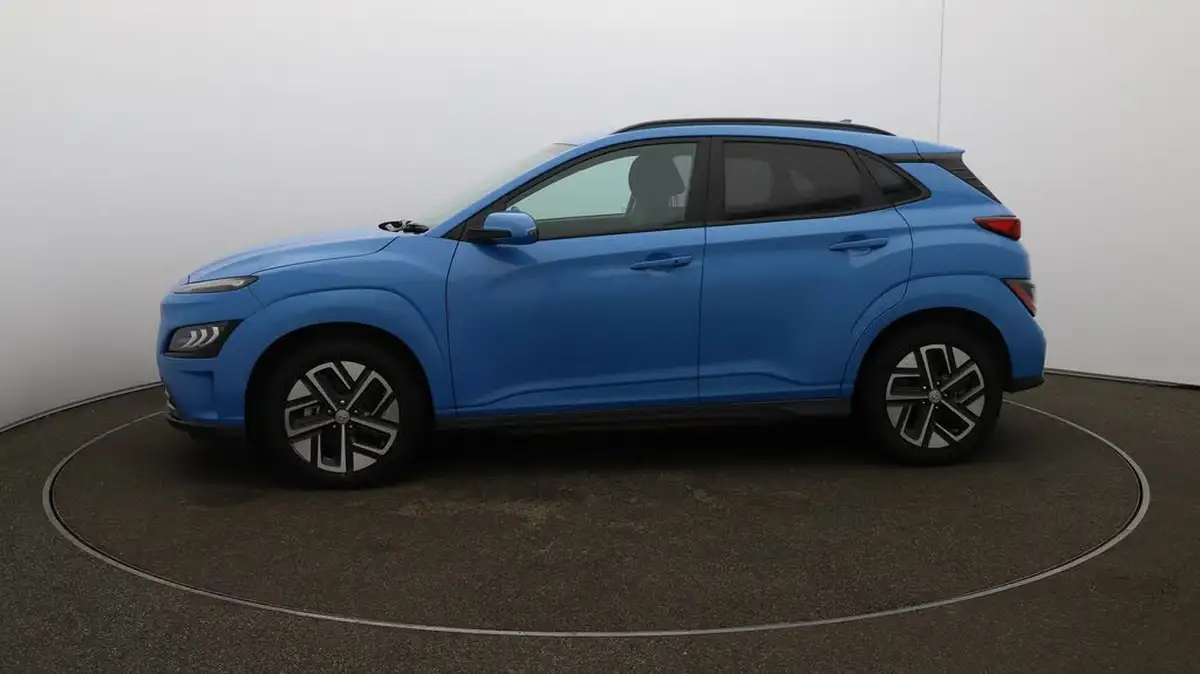 2022-hyundai-kona-e-premium-204ps-64kwh-7kw-obc-big-4