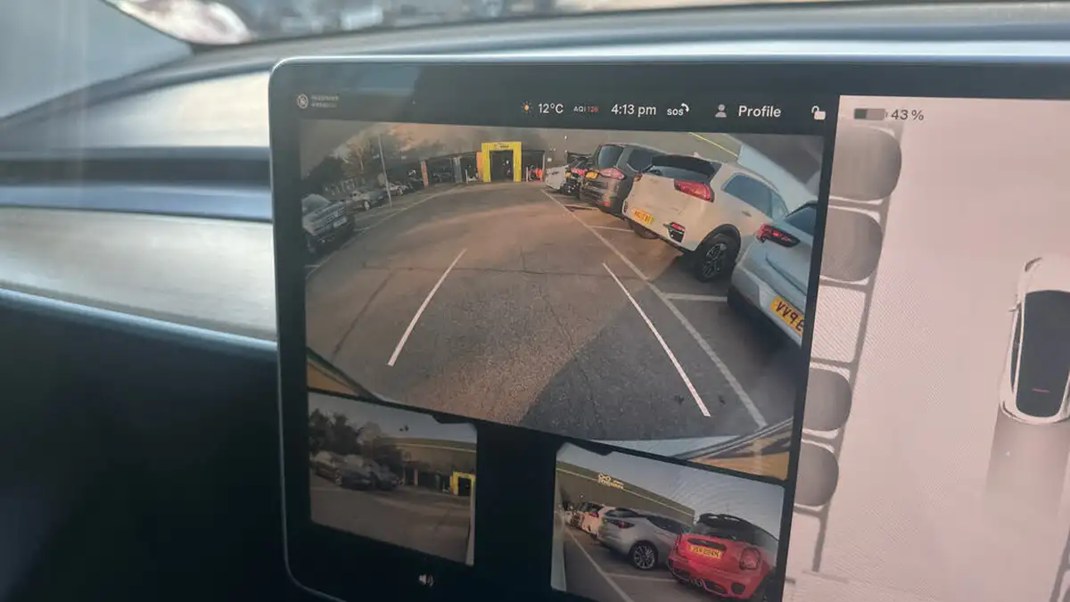 2023-tesla-model-y-e-rwd-big-24