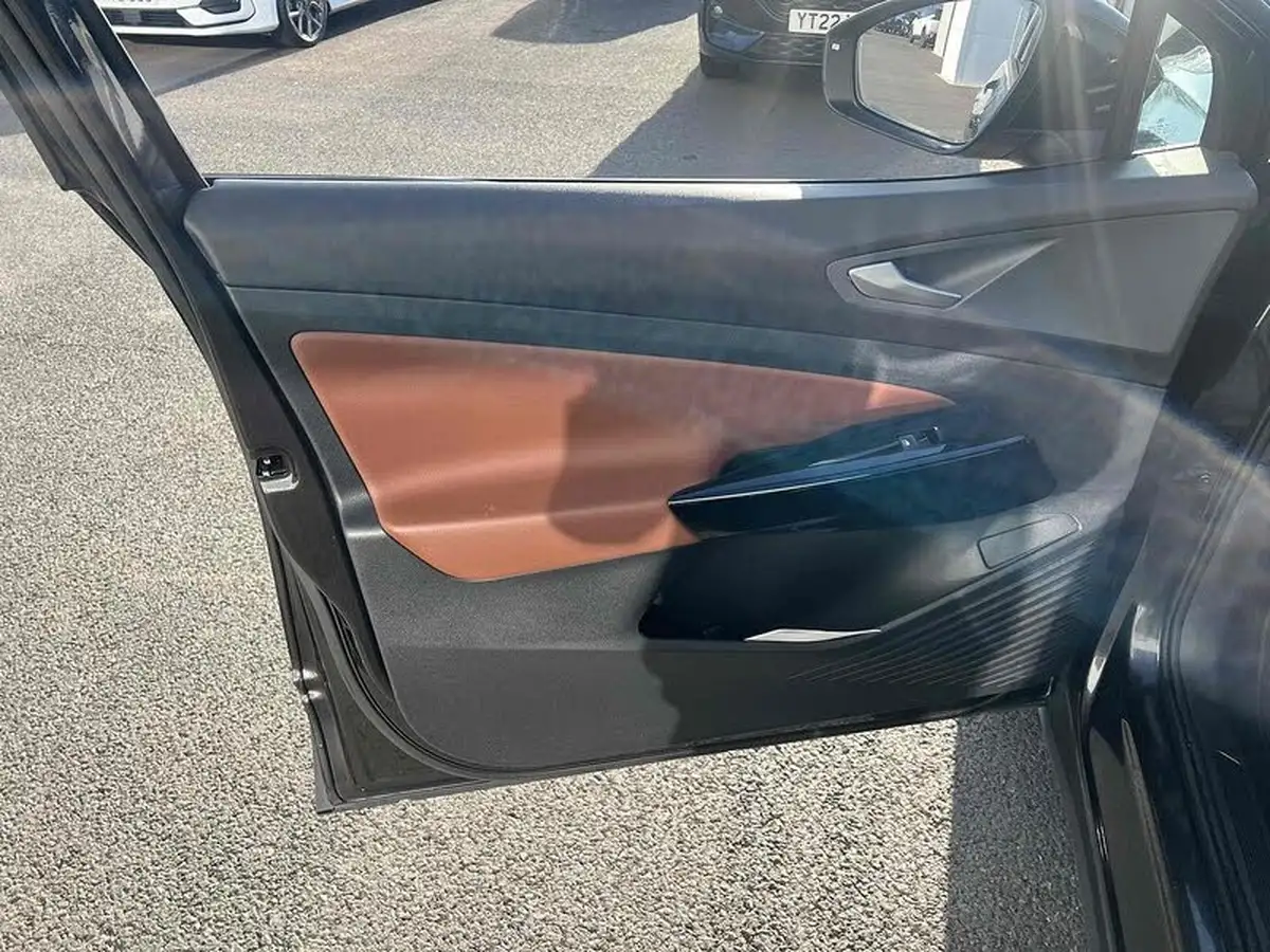 2021-volkswagen-id4-e-first-edition-big-25