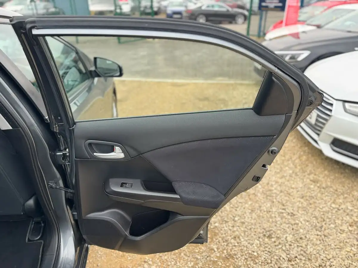 2013-honda-civic-18-es-auto-big-33