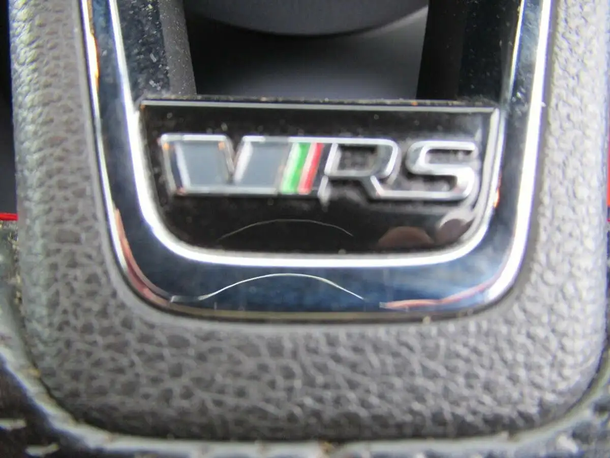 2016-skoda-octavia-20tdi-vrs-estate-big-24