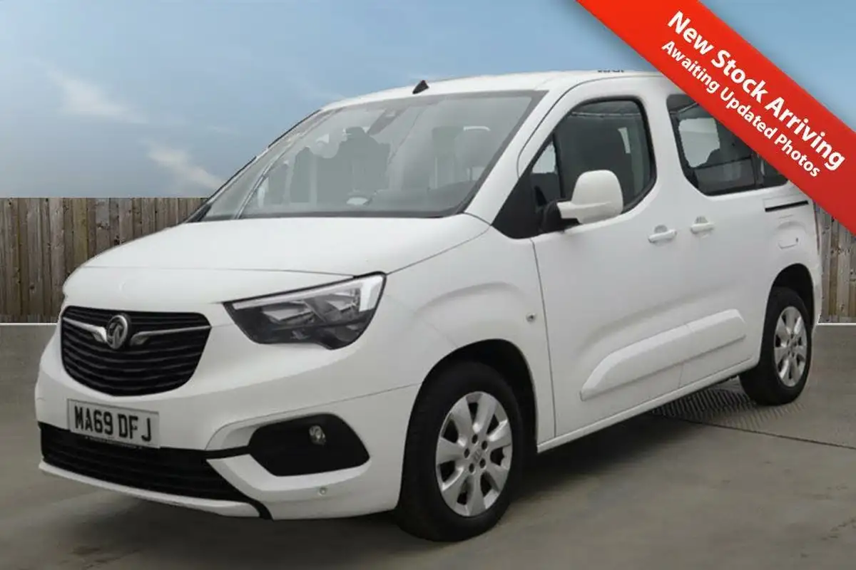 2019-vauxhall-combo-life-15-energy-100ps-7st-big-1