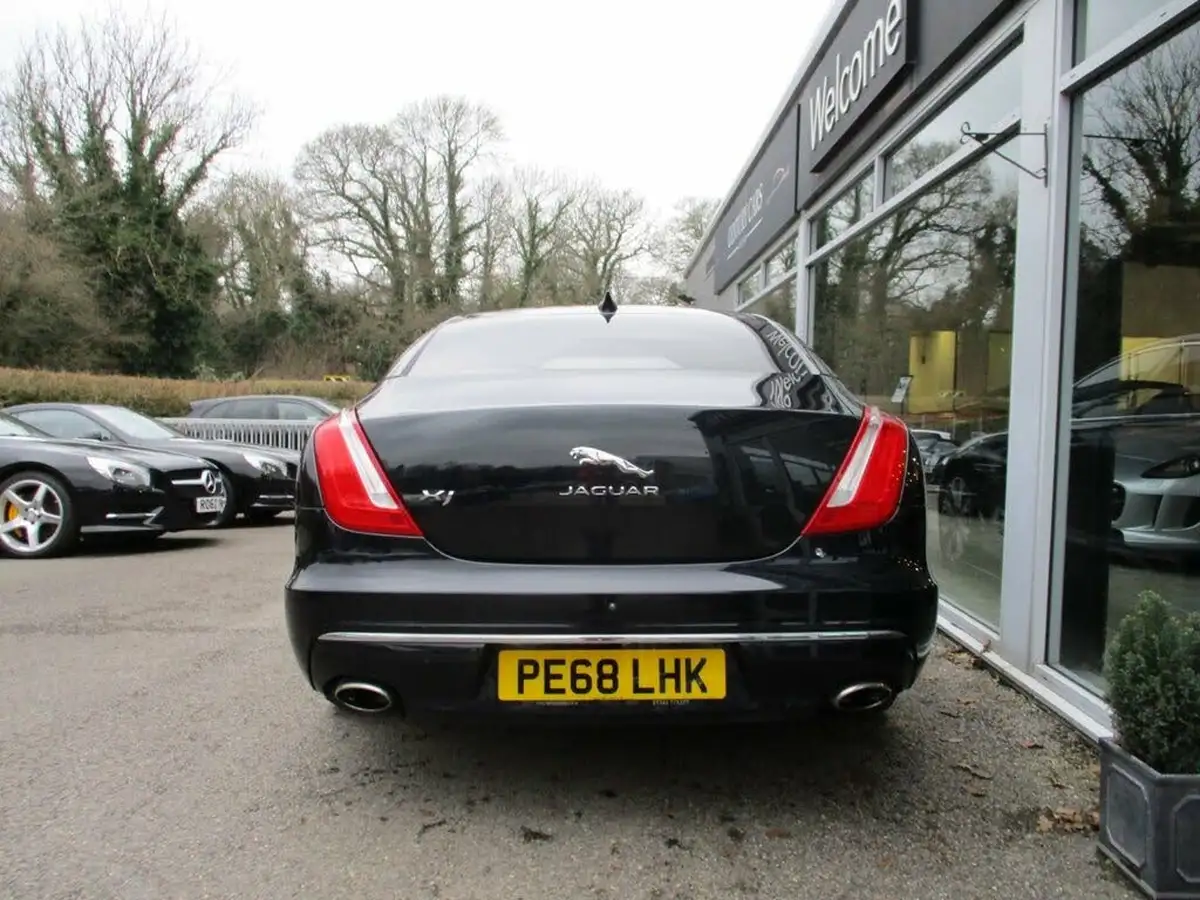 2018-jaguar-xj-series-30td-xj-portfolio-30tdv6-swb-big-5
