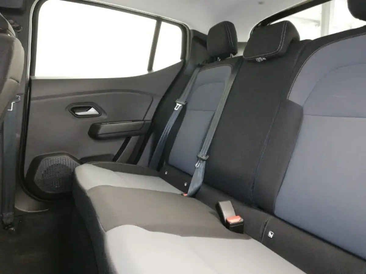 2024-dacia-sandero-stepway-10-tce-extreme-90bhp-big-5