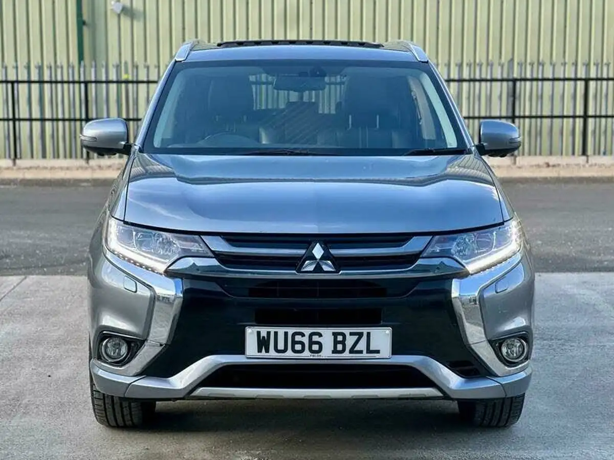 2016-mitsubishi-outlander-20-gx4h-phev-big-59