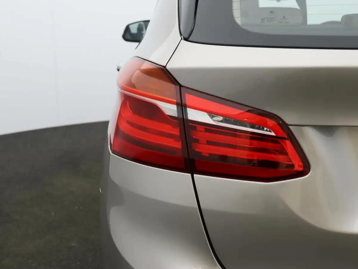 2021-bmw-2-series-20-220i-luxury-active-big-44