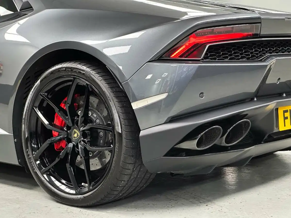 2016-lamborghini-huracan-52-lp-610-4-4wd-coupe-big-47