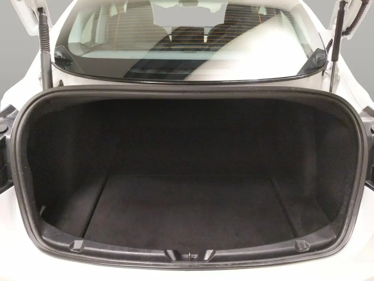 2020-tesla-model-3-e-long-range-big-32