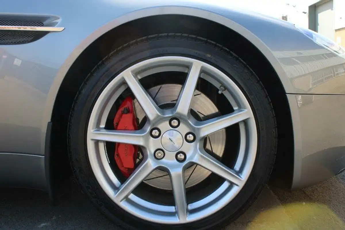 2008-aston-martin-vantage-43-roadster-convertible-big-3