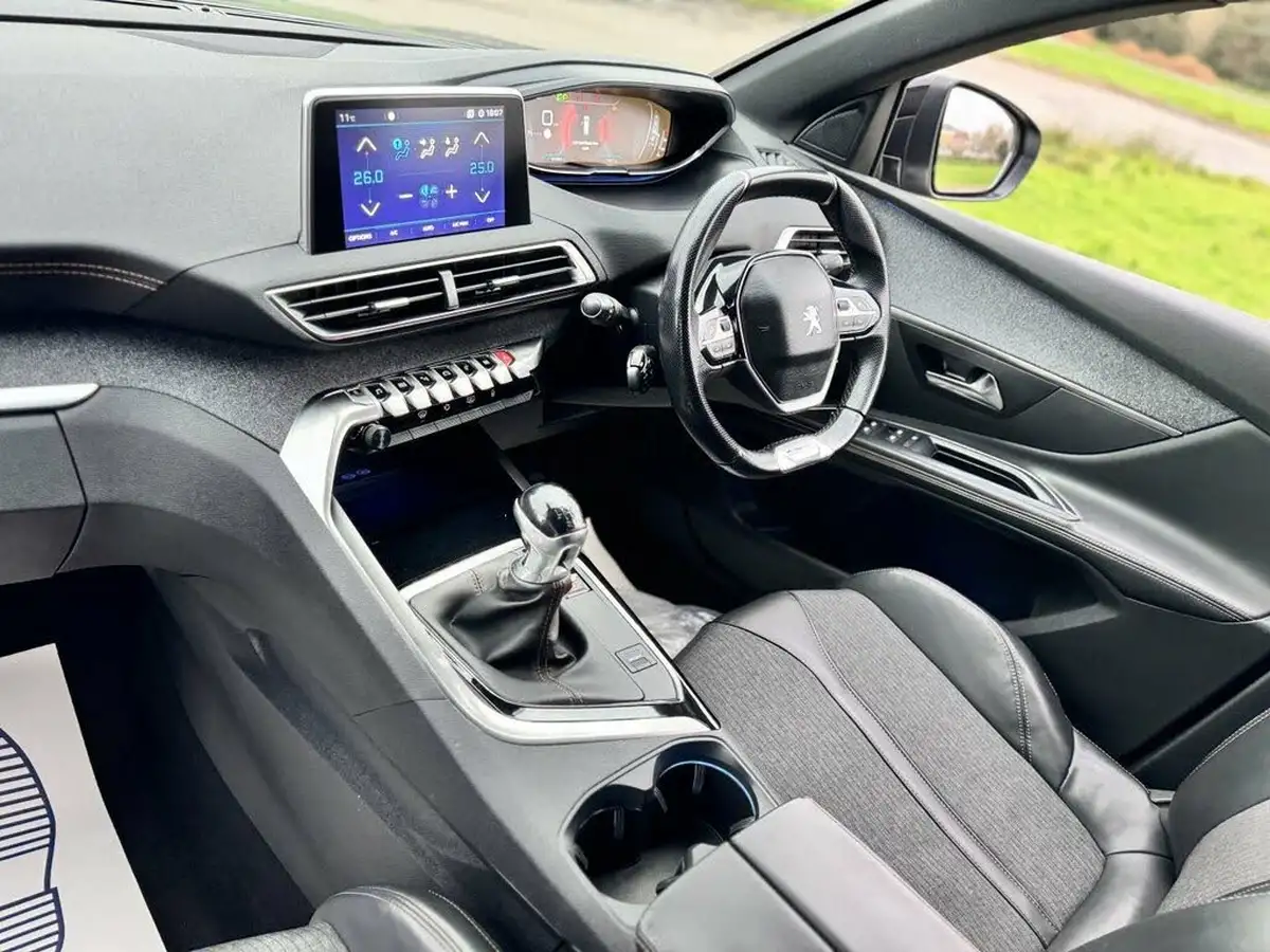 2018-peugeot-5008-suv-12-puretech-gt-line-big-59