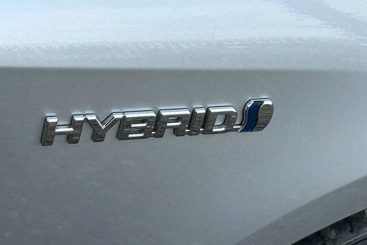 2019-toyota-corolla-20-vvt-i-design-panoramic-roofspare-wheel-touring-sports-big-32