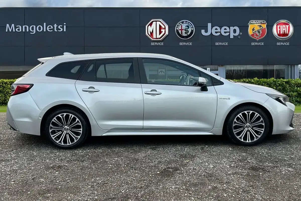 2019-toyota-corolla-20-vvt-i-design-panoramic-roofspare-wheel-touring-sports-big-4