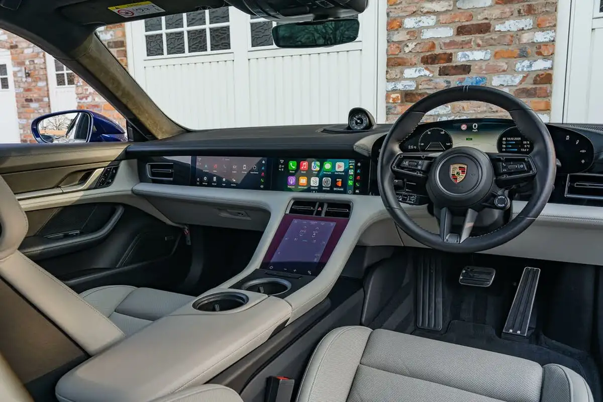 2020-porsche-taycan-e-turbo-big-2