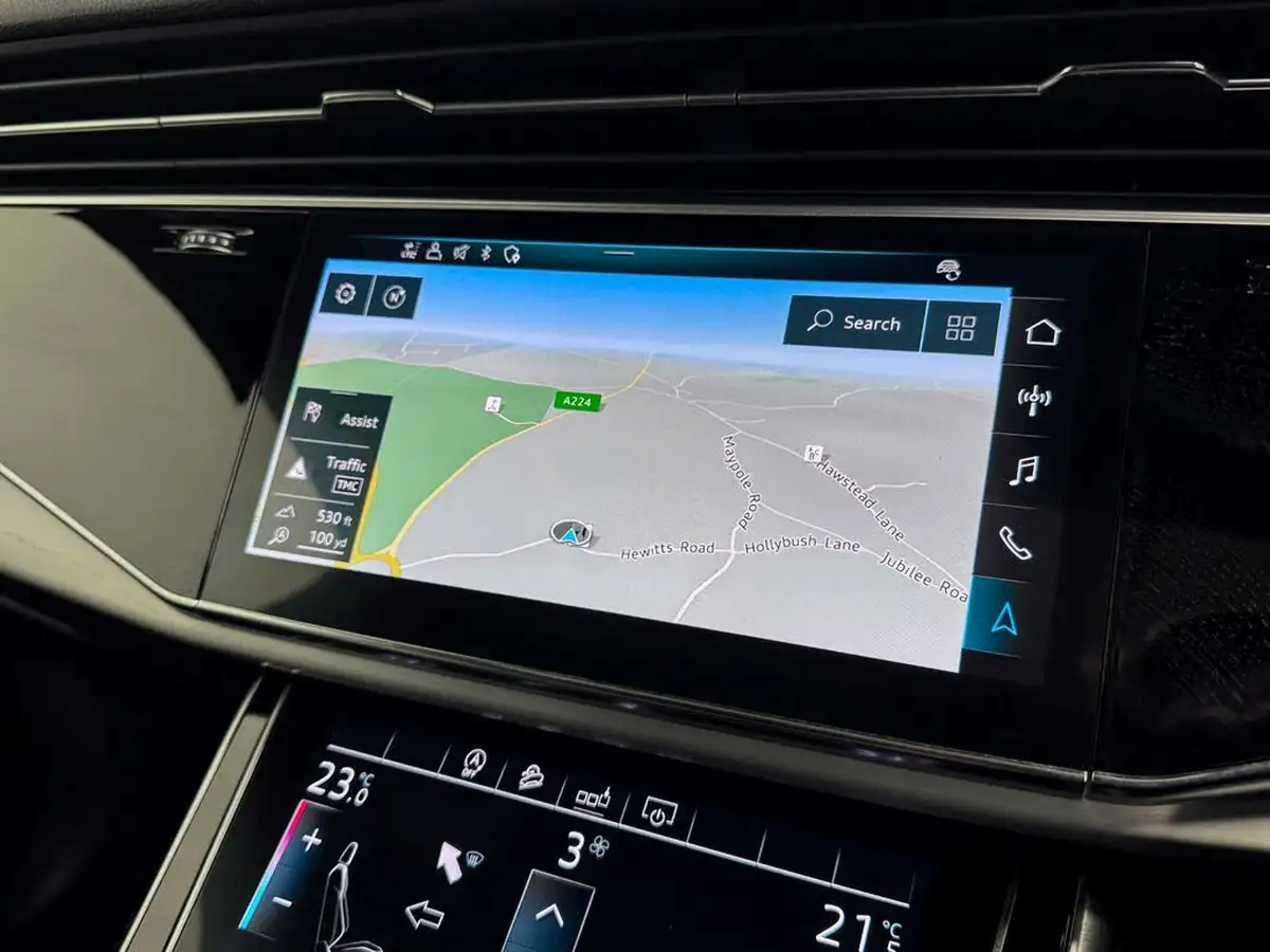 2020-audi-sq7-40tdi-big-47