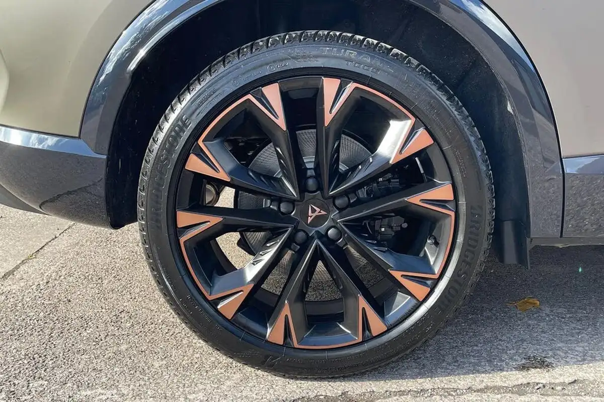 2024-cupra-formentor-15-e-hybrid-vz-first-edition-big-22