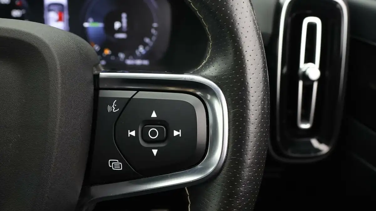 2020-volvo-xc40-15-t5-r-design-pro-plug-in-hybrid-big-21