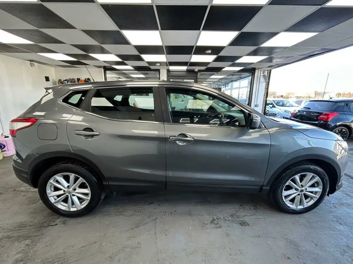 2015-nissan-qashqai-12-acenta-dig-t-115ps-xtronic-cvt-big-2