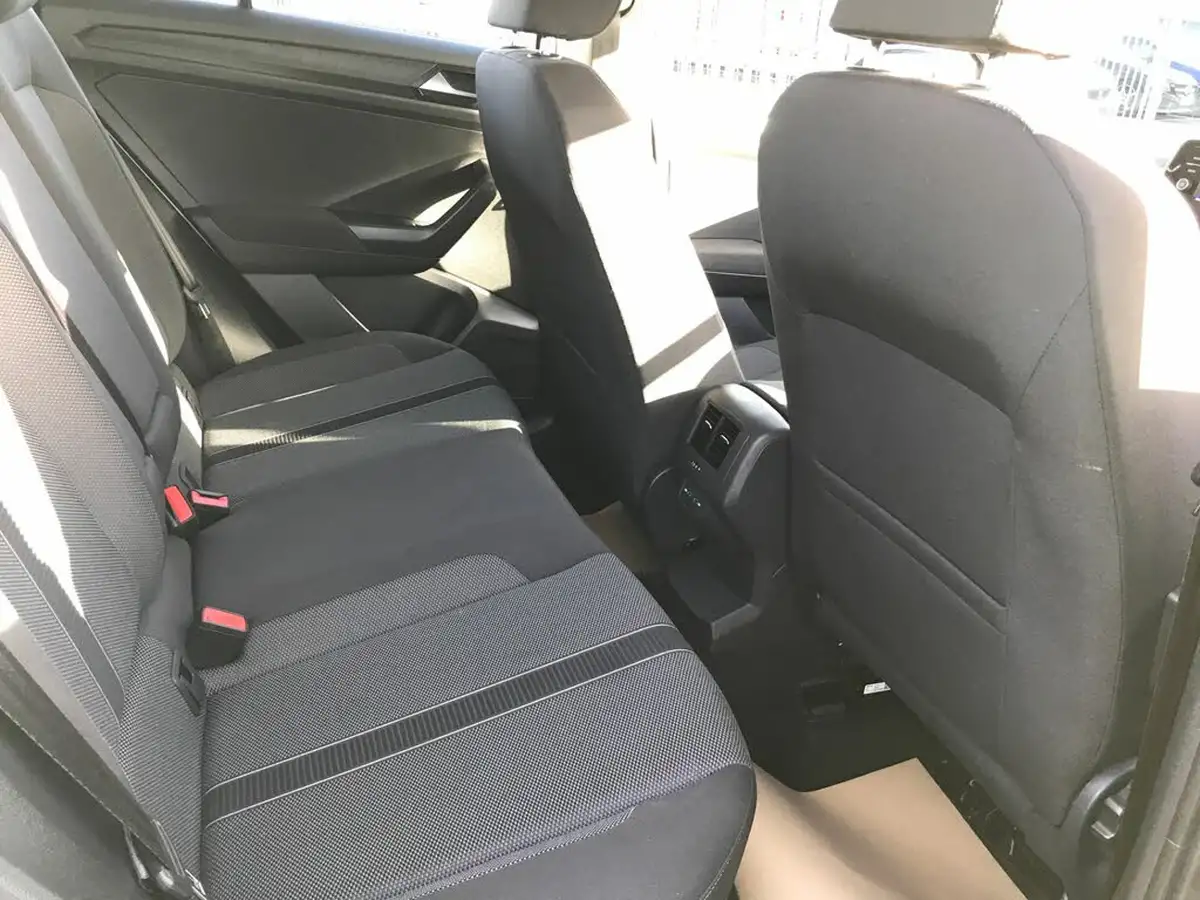 2023-volkswagen-t-roc-10-tsi-life-big-17