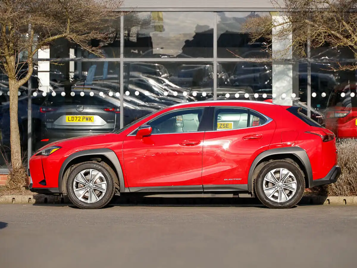 2021-lexus-ux-300e-e-ux-big-3