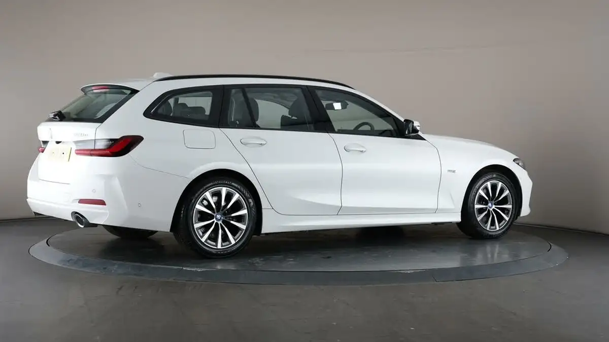 2022-bmw-3-series-20-330e-sport-touring-5d-big-60