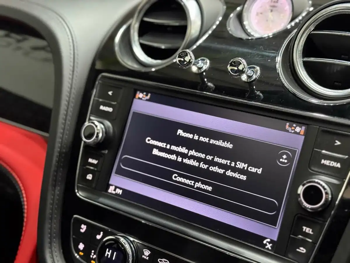 2019-bentley-bentayga-40-v8-big-24