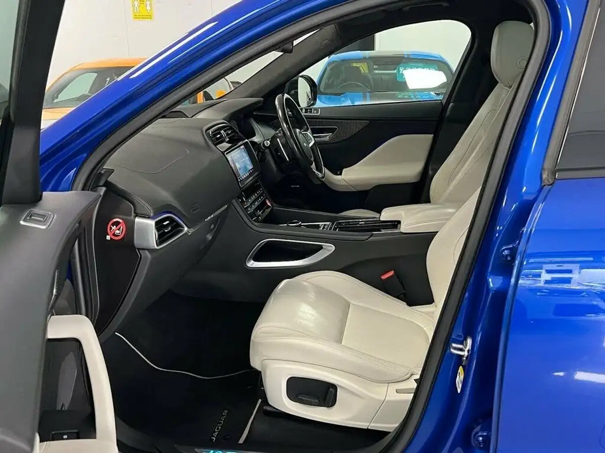 2016-jaguar-f-pace-30td-1st-edition-big-46