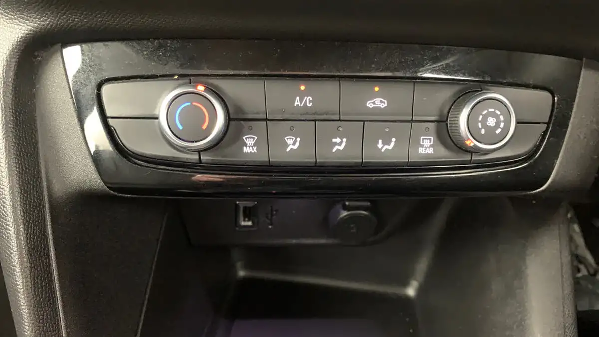 2022-vauxhall-corsa-12-turbo-se-edition-big-27