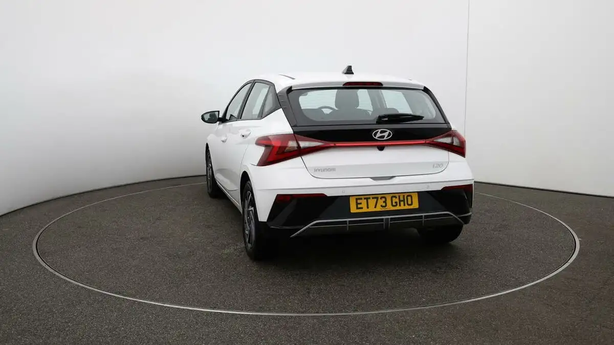 2024-hyundai-i20-10-t-gdi-advance-big-52