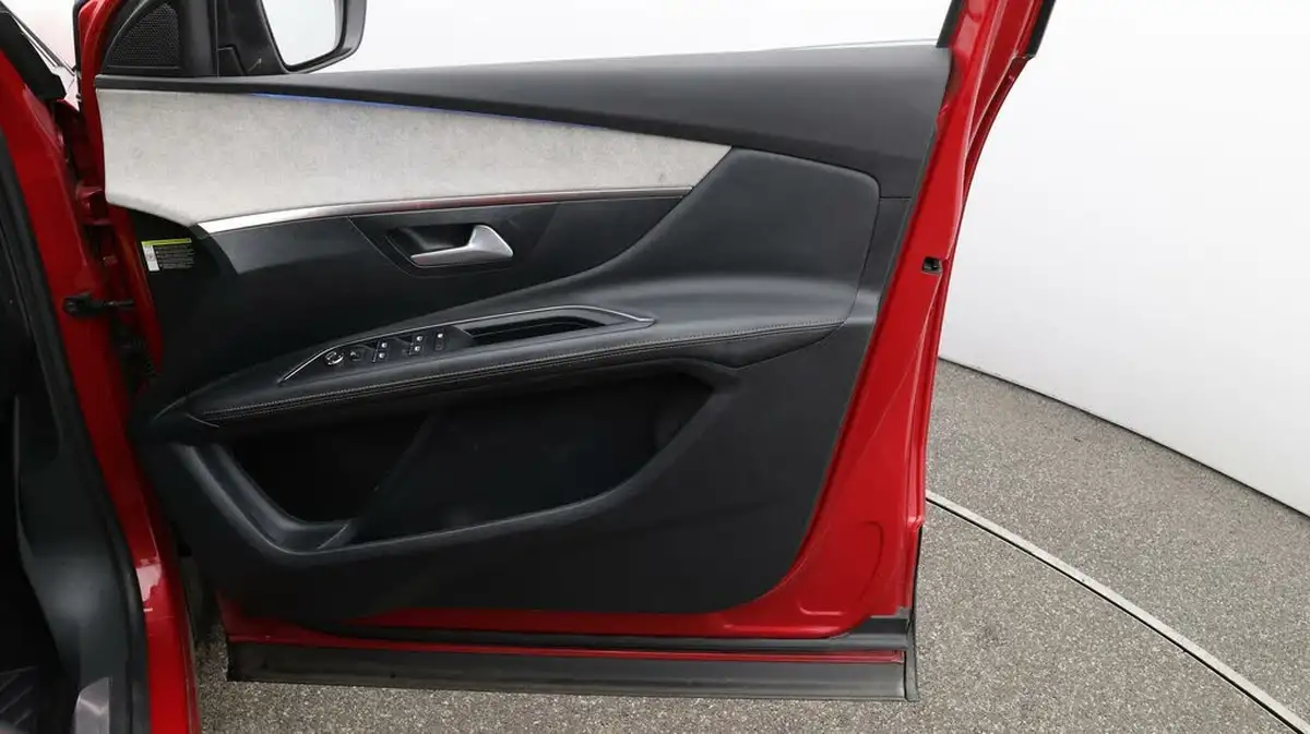 2022-peugeot-3008-suv-16-puretech-gt-225bhp-hybrid-e-eat8-big-15