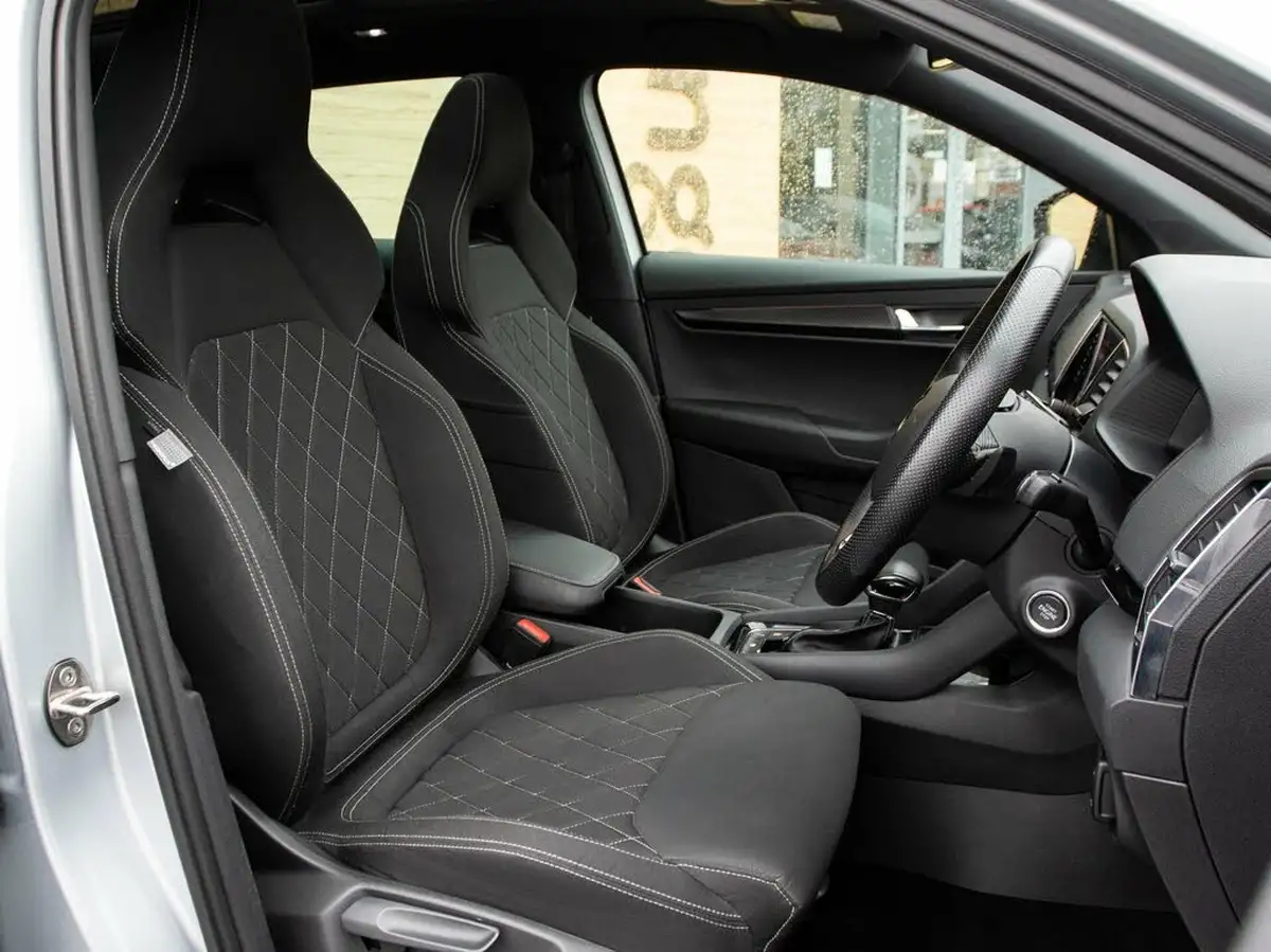 2019-skoda-karoq-20-tsi-sportline-big-32