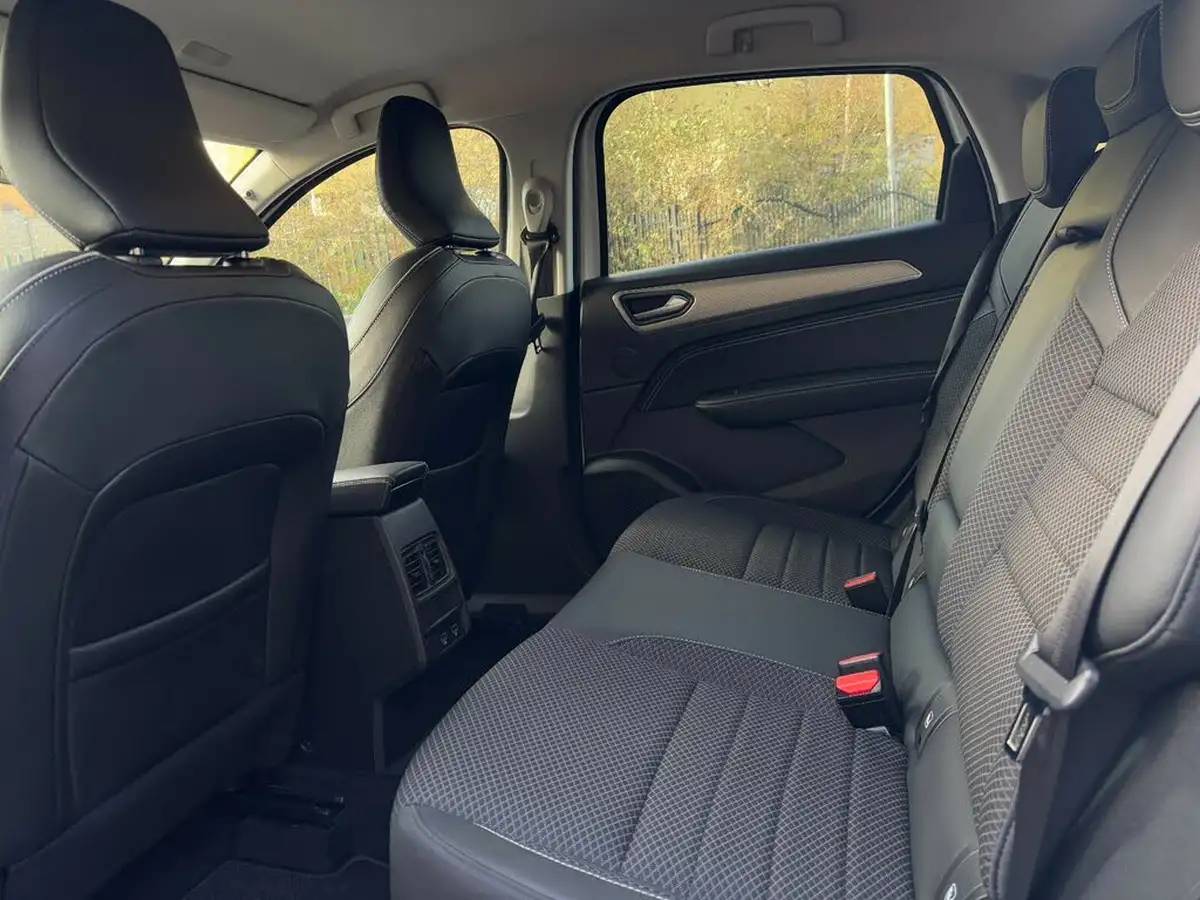 2021-renault-arkana-16-s-edition-big-15