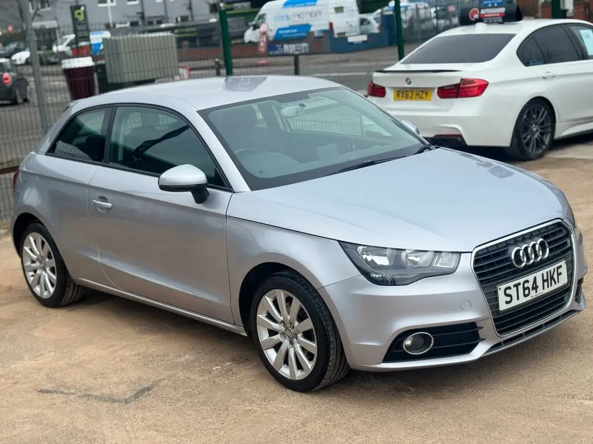 2014-audi-a1-16td-sport-hatchback-3d-big-6