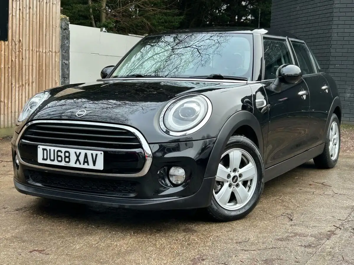 2018-mini-cooper-15-cooper-series-ii-ss-hatchback-5d-auto-big-1