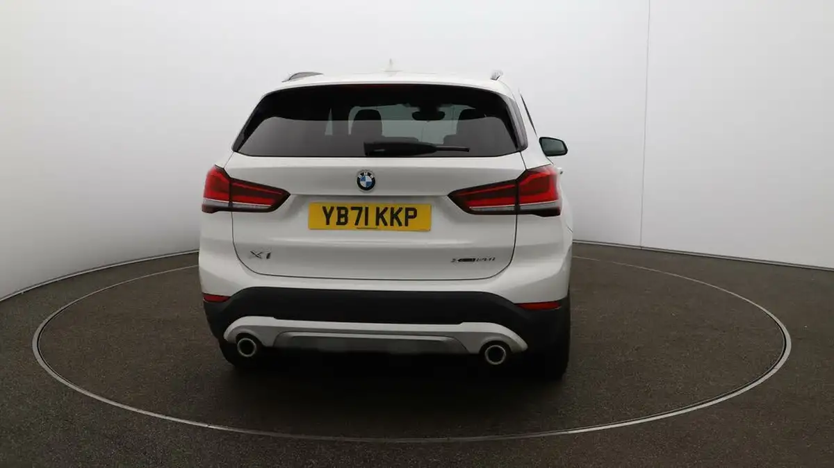 2021-bmw-x1-20-xdrive20i-xline-big-6
